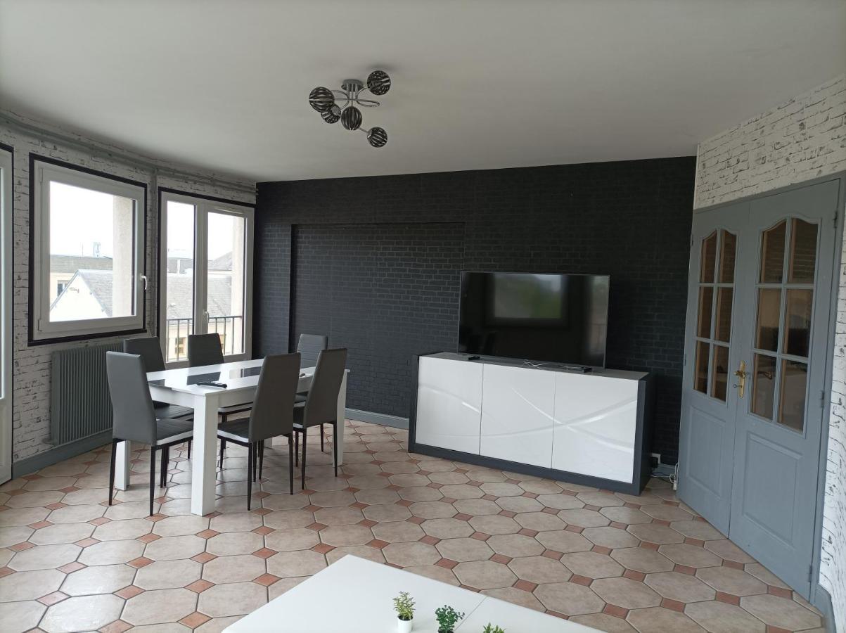 Joli Appartement Type 5 En Centre Ville Шатору Экстерьер фото